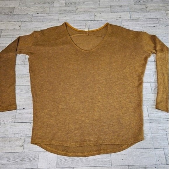 Jolie Gold tone Dolman Sweater, Women's Size S, Style 6026, Lightweight, Hi-Low - Picture 1 of 5